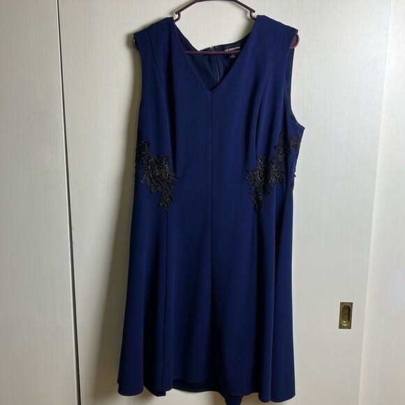 Liz Claiborne Rose Embroidered Sheath Dress Navy Blue 16 - Picture 1 of 8